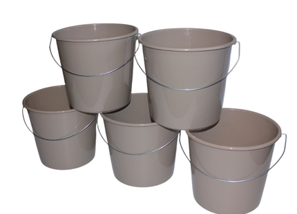 Set van 5 huishoudemmers van 10 liter in de kleur eco beige, met ijzeren handvat