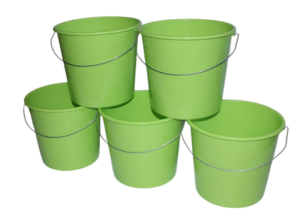 Set van 5 huishoudemmers van 10 liter in de kleur lichtgroen, met ijzeren handvat